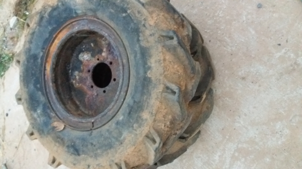 คีบอ้อยถอดจากรถl4708สภาพสวยพร้อมใช้งาน