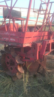 เครื่องปลูกอ้อยกลกิจบ้านโป่งร่องคู่30เซ็นใส่รถไถใหญ่
