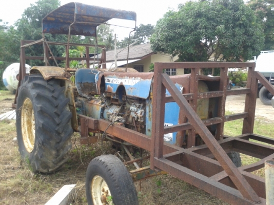 (ขายถูกๆด่วน)รถไถฟอดร์  5000  รถจอดไว้ เช็คนิดหน่อยติดเครื่องได้เลย