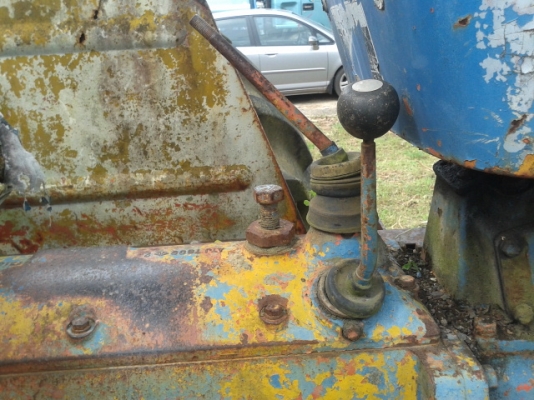 (ขายถูกๆด่วน)รถไถฟอดร์  5000  รถจอดไว้ เช็คนิดหน่อยติดเครื่องได้เลย