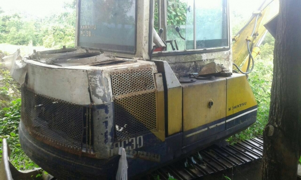 รถขุดเล็กเก๋งตู้..PC30-5 S/N 6179...รถจอดไว้ ใช้งานได้ปกติ..