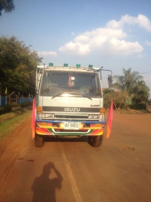 ขายดั้ม2เพลา ร็อกกี้240เทอร์โบ พ.เพาเวอร์ เบรกทิฟฟี่ ภายในสวย แอร์เย็น สภาพพร้อมใช้งาน เอกสารพร้อมโอน สนใจโทร 090-8588220คุณนะ 093-3258446คุณบิว หรือเข้าดูสินค้าอื่นๆได้ที่ www.truck.in.th/498 หรือเพจFacebook ณรงค์ ซื้อขายรถมือสอง (เว็บไซต์ส่วนตัว) หรือFa