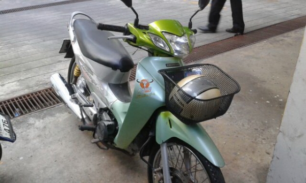 ขายด่วน รถจักรยานยนต์ Honda wave 125 ถูกสุดๆ พร้อมใช้ครับ !