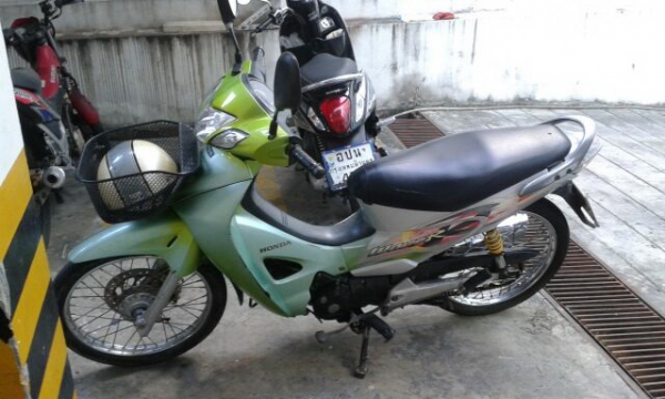 ขายด่วน รถจักรยานยนต์ Honda wave 125 ถูกสุดๆ พร้อมใช้ครับ !