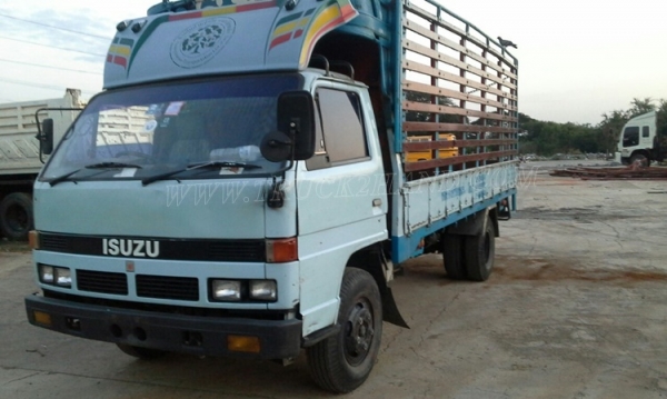 รถบรรทุก ISUZU กระบะพื้นเหล็กคอก ความยาว5เมตร
