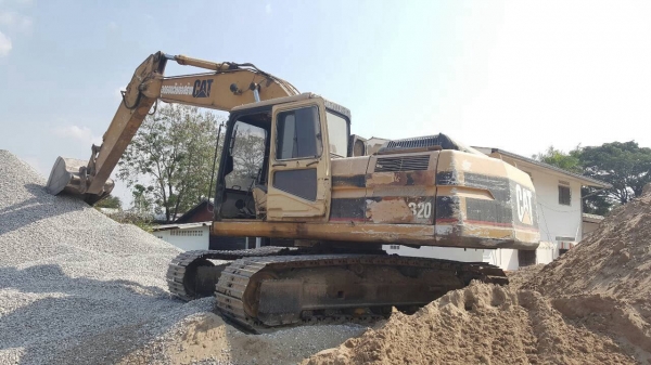 ขายแบคโฮ CAT 320 V.1 ไฟครบ เครื่อง 6BG1 Turbo เอกสารเล่มทะเบียน รถใช้งานอยู่ทุกวัน ราคาต่อรองได้ครับ