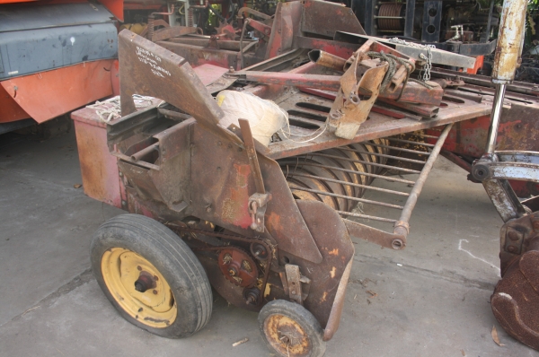 เครื่องอัดฟาง new holland ถูกๆ