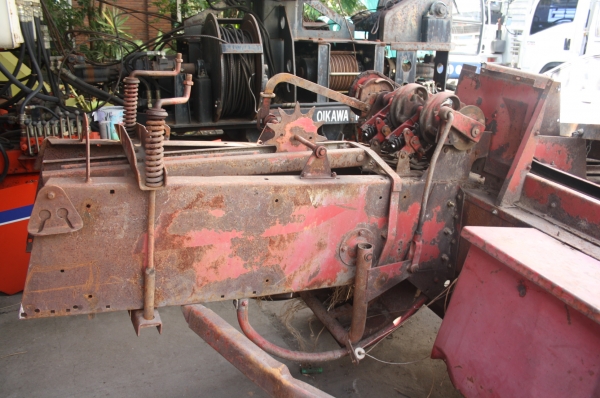 เครื่องอัดฟาง new holland ถูกๆ