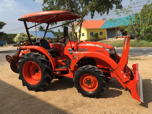 ขายรถไถคูโบต้า L3608(4WD)2 เพลา รถใช้ในไร่ สภาพเดิม ขายพร้อมอุปกรณ์ สนใจโทร 081-9136451 คุณโบว์