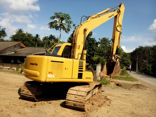 ขายรถแบคโฮ KOMATSU PC120-6 เอกสารเล่มทะเบียน ระบบไฟเต็ม ราคา 950000