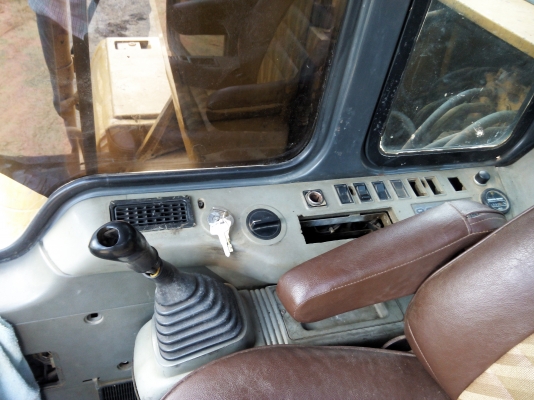 ขายรถแบคโฮ KOMATSU PC120-6 เอกสารเล่มทะเบียน ระบบไฟเต็ม ราคา 950000