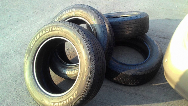 215/65R16 BRIDGESTONE DURAVIS R611 ชุด 4 เส้น tel.081-427-3941 ไอดีไลน์ autobot107 215/65R16 BRIDGESTONE DURAVIS R611 ชุด 4 เส้น tel.081-427-3941 ไอดีไลน์ autobot107