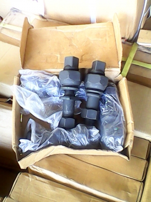 ขายน๊อตล้อ     HINO  ISUZU  NISSAN ราคา 80 บาทโทร 0906208746