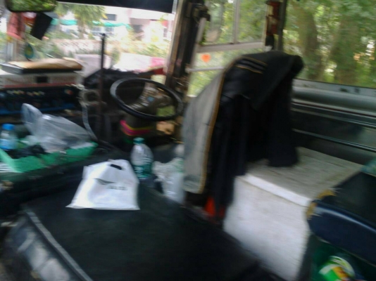 รถบัส ปี 46 เครื่อง 120 แรง ราคา 200,000 บ. รถอยู่สระบุรี