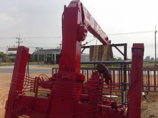 เครน  unic  4.5ตัน ขาเหลี่ยม  ทำสีแล้วคับ   3ชัก4ปอก  ท้องแบนนะคับ