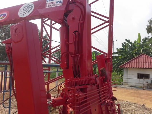 เครน unic 4.5ตัน ขาเหลี่ยม ทำสีแล้วคับ เครน unic 4.5ตัน ขาเหลี่ยม ทำสีแล้วคับ