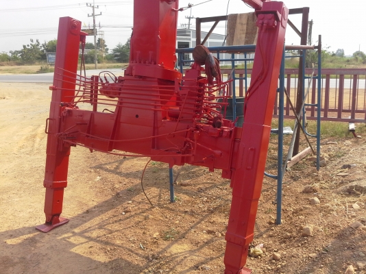 เครน unic 4.5ตัน ขาเหลี่ยม ทำสีแล้วคับ เครน unic 4.5ตัน ขาเหลี่ยม ทำสีแล้วคับ