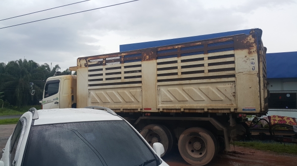 HINO FM 344  หัวราคา 2,200,000 บาท หางราคา 350,000 บาทคะ