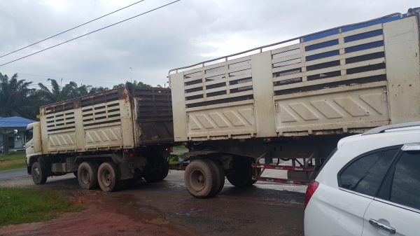 HINO FM 344  หัวราคา 2,200,000 บาท หางราคา 350,000 บาทคะ