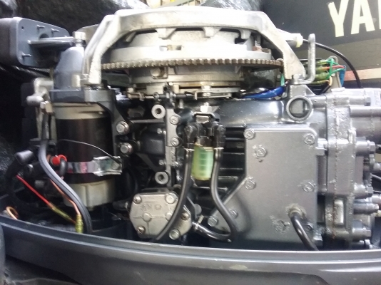 ขายเครื่องเรือ yamaha 40 cv  หาง17"