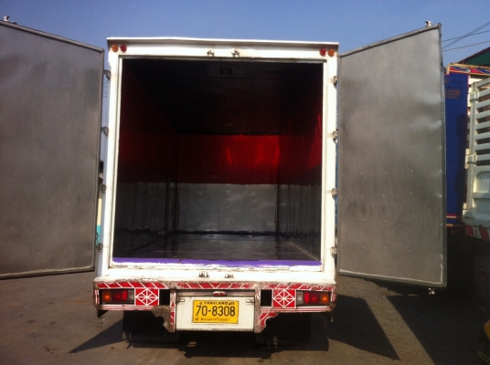 ISUZU NQR ปี52 175แรงม้า ตู้3บาน ยาว5.5เมตร ISUZU NQR ปี52 175แรงม้า ตู้3บาน ยาว5.5เมตร