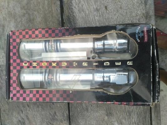 โช๊คหน้า ฟีโน่