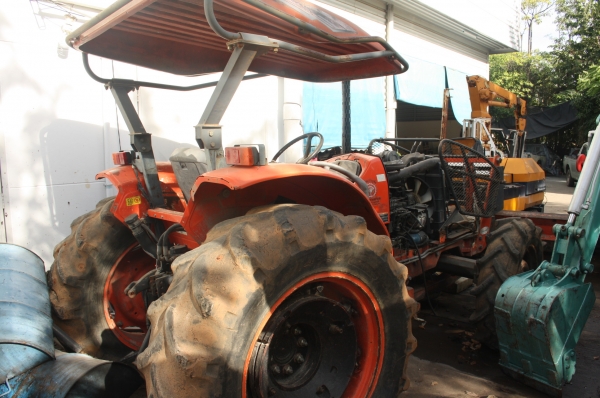 ต้องการ ขาย M7040  2 เพลา