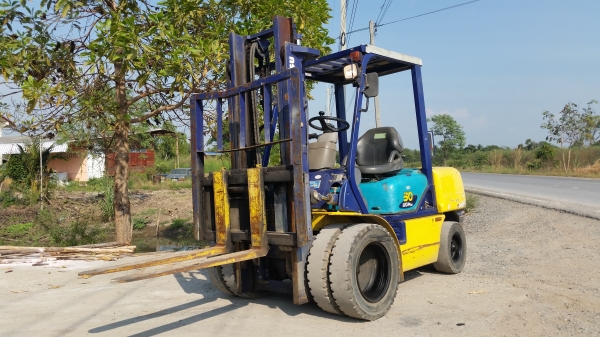 ขายด่วนรถยกKOMATSU FG30-14 ยก3ตันเสาสูง3เมตรงาสไลย์ได้ยางหน้าคู้รถนอกนำเข้ายังไม่เคยใช้งานในเมืองไทยเลย=รุ่นใหม่ขายถูกๆๆ ขายด่วนรถยกKOMATSU FG30-14 ยก3ตันเสาสูง3เมตรงาสไลย์ได้ยางหน้าคู้รถนอกนำเข้ายังไม่เคยใช้งานในเมืองไทยเลย=รุ่นใหม่ขายถูกๆๆ
