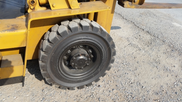 ขายด่วนรถยกดีเซลKOMATSU FD25-10 ยก2.5ตันเสาสูง3เมตรยางตันใหม่รถนอกนำเข้ายังไม่เคยใช้งานในเมืองไทยเลย=รุ่นใหม่ขายถูกๆๆ