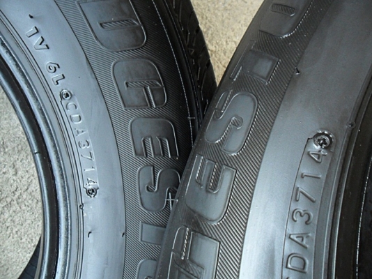 ยางกระบะขอบ15 บริดสโตน205-70-R15ลงพื้นปี15 ยางกระบะขอบ15 บริดสโตน205-70-R15ลงพื้นปี15