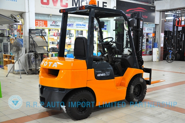 ขายรถโฟล์คลิฟท์มือสอง TOYOTA รุ่น 7FD25-22249 ราคา 395,000 บาท นำเข้าจากประเทศญี่ปุ่น 100\% ไม่เคยใช้งานในไทย