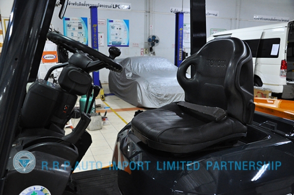 ขายรถโฟล์คลิฟท์มือสอง TOYOTA รุ่น 7FD25-22249 ราคา 395,000 บาท นำเข้าจากประเทศญี่ปุ่น 100\% ไม่เคยใช้งานในไทย