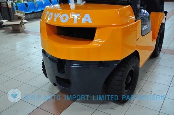 ขายรถโฟล์คลิฟท์มือสอง TOYOTA รุ่น 7FD25-22249 ราคา 395,000 บาท นำเข้าจากประเทศญี่ปุ่น 100\% ไม่เคยใช้งานในไทย