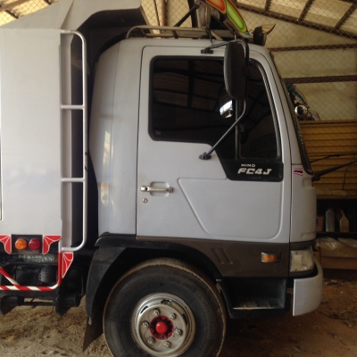 รถฮีโน่ 6 ล้อดั้ม FC4J  145 แรงม้า. ปี 41.   สนใจติดต่อ  081 - 6079515