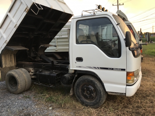 6ล้อดั้มISUZU NKR ดั้ม3คิว 6ล้อดั้มISUZU NKR ดั้ม3คิว