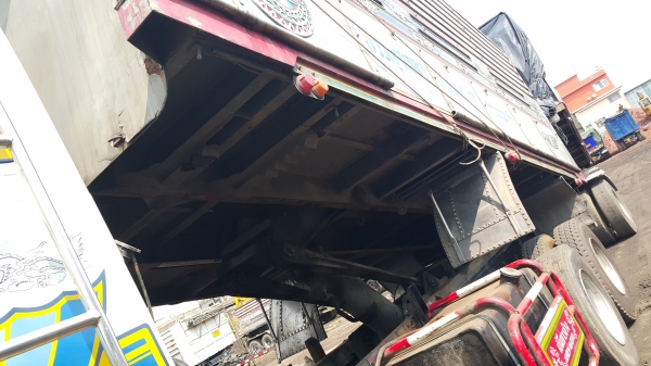 ขายลูกพ่วง 3 เพลา ปี.46 กระบะเนียมคอกเกษตรดั้ม อู่.เปิมการช่าง ราคา.470000 สนใจรีบโทรด่วน