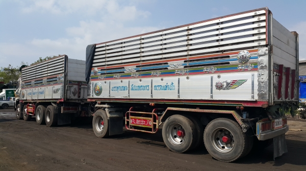 ขายลูกพ่วง 3 เพลา ปี.46 กระบะเนียมคอกเกษตรดั้ม อู่.เปิมการช่าง ราคา.470000 สนใจรีบโทรด่วน