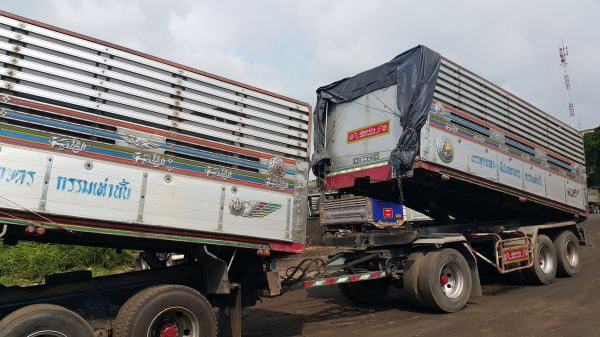 ขายลูกพ่วง 3 เพลา ปี.46 กระบะเนียมคอกเกษตรดั้ม อู่.เปิมการช่าง ราคา.470000 สนใจรีบโทรด่วน