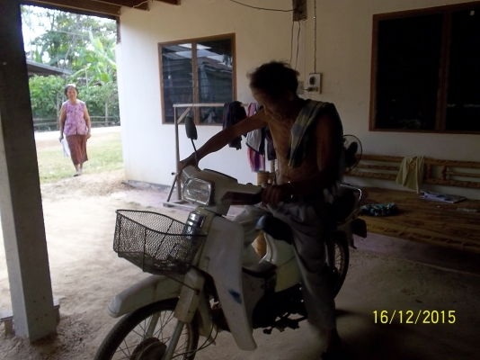 ขาย 10000 บาทฮอนด้าดรีม ไม่มีทะเบียน ขับได้ครับ