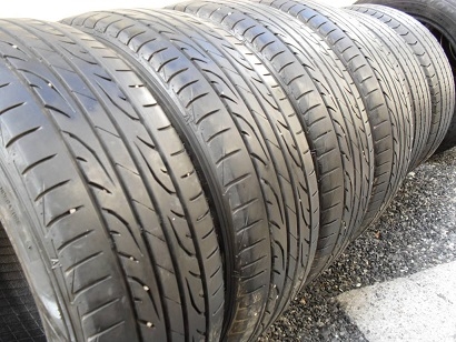 ขายยาง DUNLOP SPORT LM704 ปี4913 (1ชุด) 205-55-16 ราคา 2,600 ขายยาง DUNLOP SPORT LM704 ปี4913 (1ชุด) 205-55-16 ราคา 2,600