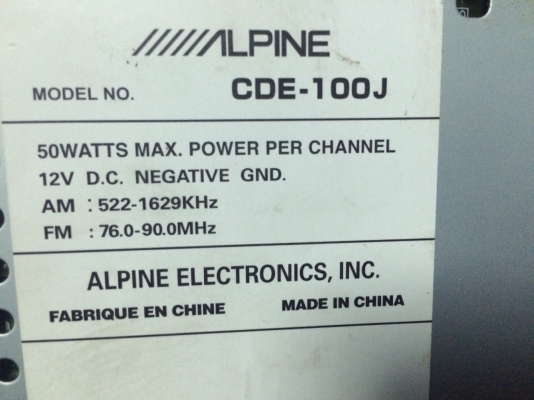 Alpine CDE-100J MP3 CD ไม่มีปรีเอ้า มีภาคขายในตัว มีAUX สภาพสวยมาก มือ2 ญี่ปุ่น