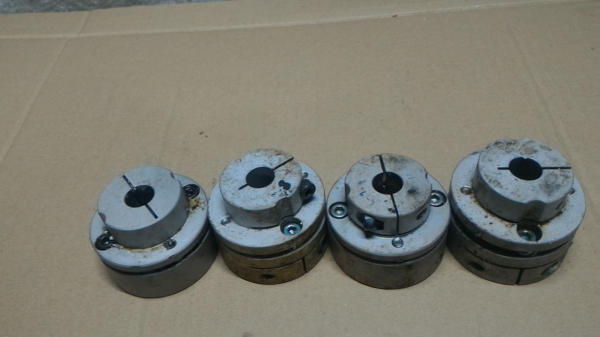 จอว์ คัปปลิ้ง ใช้ได้กับงานทั่วไป รองรับการเยื้องศูนย์ปรกติและลดความรุนแรงของ shock loads ทนทานต่อน้ำมันและสิ่งสกปรก ไม่ต้องการสารหล่อลื่น