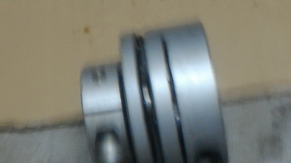 จอว์ คัปปลิ้ง ใช้ได้กับงานทั่วไป รองรับการเยื้องศูนย์ปรกติและลดความรุนแรงของ shock loads ทนทานต่อน้ำมันและสิ่งสกปรก ไม่ต้องการสารหล่อลื่น