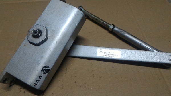 โช๊คประตูบานสวิง LISTED DOOR CLOSER ARM นำไปติดเพื่อให้ประตูปิดอัตโนมัติหลังจากเปิด