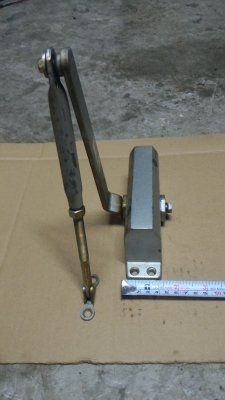 โช๊คประตูบานสวิง LISTED DOOR CLOSER ARM นำไปติดเพื่อให้ประตูปิดอัตโนมัติหลังจากเปิด