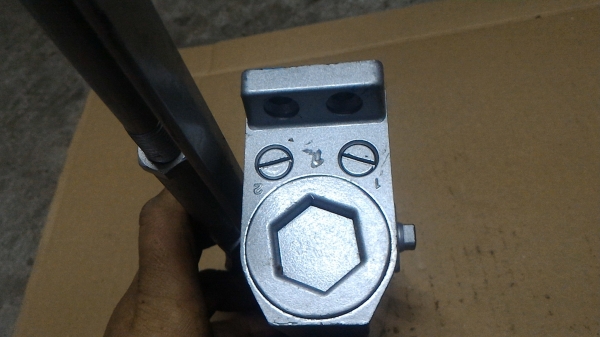 โช๊คประตูบานสวิง STAR DOOR CLOSER ARM นำไปติดเพื่อให้ประตูปิดอัตโนมัติหลังจากเปิด ปรับให้เลือนเข้าออกช้าเร็วได้