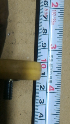 ลูกยางกึ่งอ่อนกึงแข็ง มีลูกปืนแบริ่งช่วยให้หมุนได้ดี มีแกนน็อตขนาด M6 ไว้ยึด