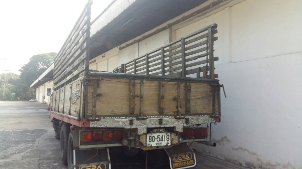 รถหกล้อหัวยาว isuzu เครื่อง 6BD1 165 แรง พวงมาลัยเพาเวอร์ เครื่องดีคันซีสวย ทะเบียนเต็ม เอกสารครบ