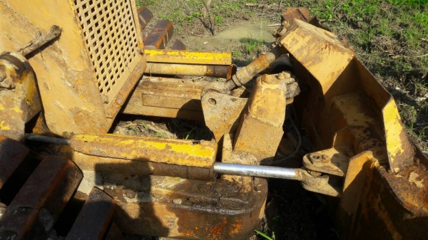 ขายรถแทรคเตอร์ KOMATSU D20P-5 ใบมีดสไลได้ 8 ทิศทาง ตีนเป็ด ราคา 170000