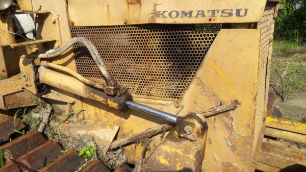 ขายรถแทรคเตอร์ KOMATSU D20P-5 ใบมีดสไลได้ 8 ทิศทาง ตีนเป็ด ราคา 170000